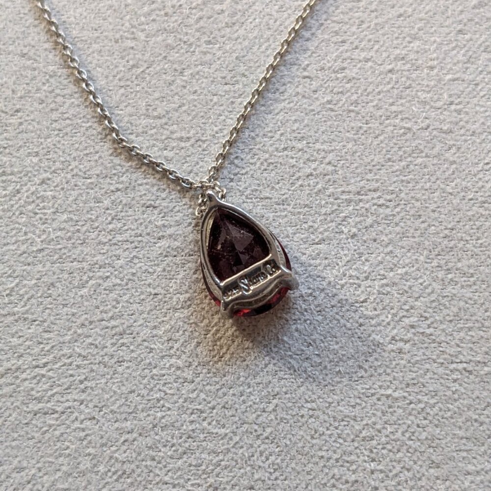Gorgeous Pear Shaped Garnet Earring and Necklace set in Sterling Silver - Picture 14 of 15